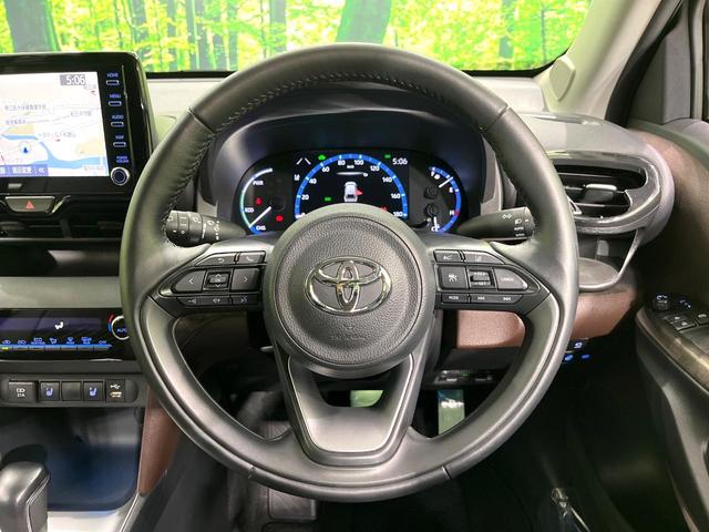 ヤリスクロス ハイブリッドＺ　純正８型ナビ　全周囲カメラ　ヘッドアップディスプレイ　ブラインドスポットモニター　ステアリングヒーター　シートヒーター　パワーシート　ハーフレザーシート　ドライブレコーダー　ＥＴＣ（11枚目）