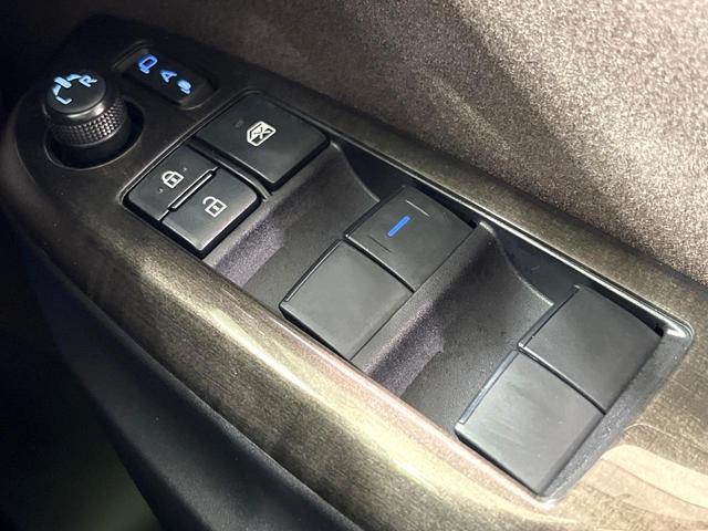 ヤリスクロス ハイブリッドＺ　純正８型ナビ　全周囲カメラ　ヘッドアップディスプレイ　ブラインドスポットモニター　ステアリングヒーター　シートヒーター　パワーシート　ハーフレザーシート　ドライブレコーダー　ＥＴＣ（49枚目）