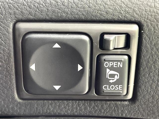 エルグランド ハイウェイスター　プレミアムナビエディション　オーディオ　バックカメラ　フリップダウンモニター　両側電動スライドドア　ＨＩＤヘッドランプ　ＥＴＣ　フォグランプ　ハーフレザーシート　スマートキー　オートライト　純正１７インチアルミ（51枚目）