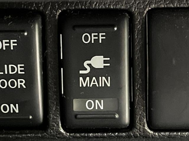 エルグランド ハイウェイスター　プレミアムナビエディション　オーディオ　バックカメラ　フリップダウンモニター　両側電動スライドドア　ＨＩＤヘッドランプ　ＥＴＣ　フォグランプ　ハーフレザーシート　スマートキー　オートライト　純正１７インチアルミ（54枚目）