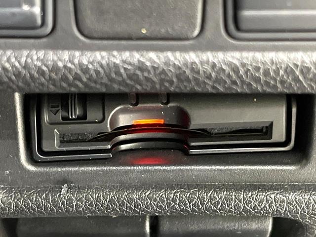 エクストレイル ２０Ｘ　エマージェンシーブレーキパッケージ　４ＷＤ　純正ナビ　バックカメラ　衝突軽減システム　シートヒーター　ＬＥＤヘッドランプ　スマートキー　ＥＴＣ　アイドリングストップ　純正１７インチアルミ　オートエアコン　オートライト（6枚目）