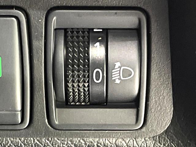 エクストレイル ２０Ｘ　エマージェンシーブレーキパッケージ　４ＷＤ　純正ナビ　バックカメラ　衝突軽減システム　シートヒーター　ＬＥＤヘッドランプ　スマートキー　ＥＴＣ　アイドリングストップ　純正１７インチアルミ　オートエアコン　オートライト（49枚目）