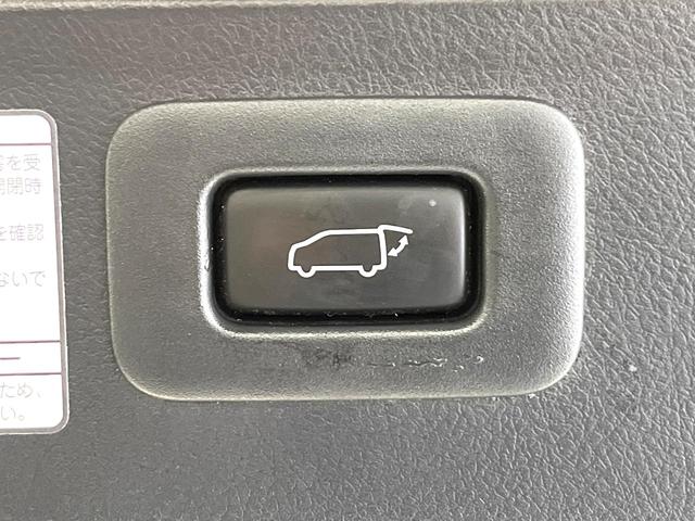 アルファード ２．５Ｓ　Ｃパッケージ　純正９型ナビ　パノラミックビューモニター　ＪＢＬサウンド　フリップダウンモニター　両側電動スライドドア　レーダークルーズコントロール　パワーバックドア　パワーシート　電動パーキングブレーキ　禁煙車（7枚目）