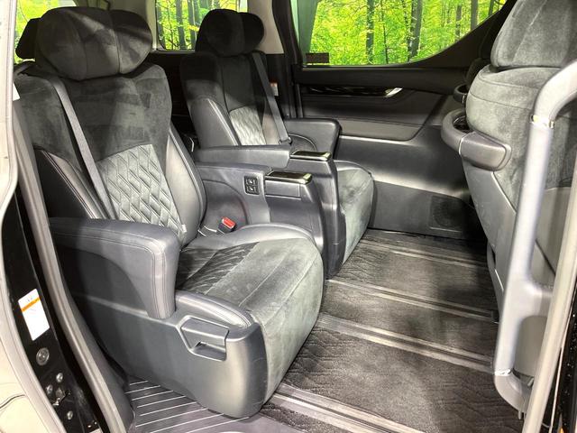 アルファード ２．５Ｓ　Ｃパッケージ　純正９型ナビ　パノラミックビューモニター　ＪＢＬサウンド　フリップダウンモニター　両側電動スライドドア　レーダークルーズコントロール　パワーバックドア　パワーシート　電動パーキングブレーキ　禁煙車（9枚目）