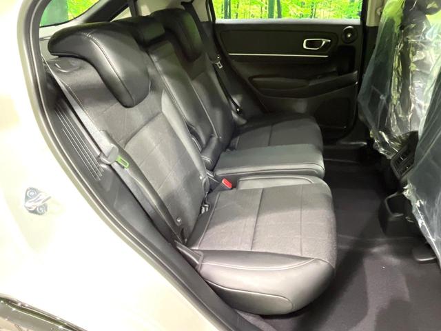 ヴェゼル ｅ：ＨＥＶ　Ｚ　登録済未使用車　ホンダセンシング　純正９型ナビ　マルチビューカメラシステム　ブラインドスポットモニター　パワーバックドア　前席シートヒーター　ハンドルヒーター　電動パーキングブレーキ（9枚目）