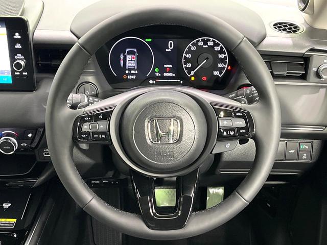 ヴェゼル ｅ：ＨＥＶ　Ｚ　登録済未使用車　ホンダセンシング　純正９型ナビ　マルチビューカメラシステム　ブラインドスポットモニター　パワーバックドア　前席シートヒーター　ハンドルヒーター　電動パーキングブレーキ（11枚目）