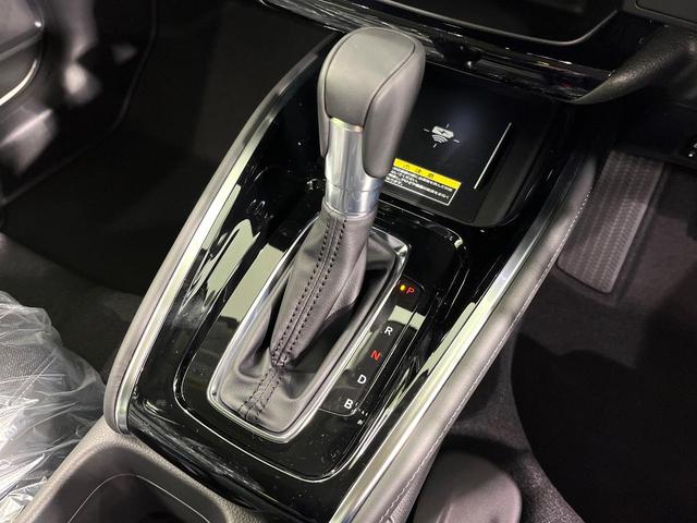 ヴェゼル ｅ：ＨＥＶ　Ｚ　登録済未使用車　ホンダセンシング　純正９型ナビ　マルチビューカメラシステム　ブラインドスポットモニター　パワーバックドア　前席シートヒーター　ハンドルヒーター　電動パーキングブレーキ（24枚目）