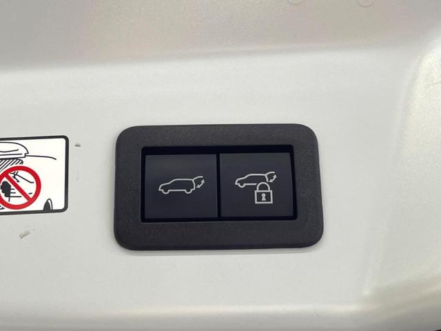 プリウス Ｚ　モデリスタエアロ　純正１２．３型ナビ　パノラミックビューモニター　ブラインドスポットモニター　シートベンチレーション　パワーバックドア　パワーシート　デジタルインナーミラー　ＥＴＣ２．０　禁煙車（38枚目）