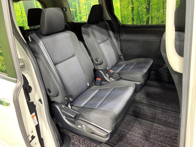 ヴォクシー ハイブリッドＺＳ　煌ＩＩ　純正１０型ナビ　バックカメラ　セーフティセンス　両側電動スライドドア　スマートキー　ＬＥＤヘッドランプ　ビルトインＥＴＣ　オートマチックハイビーム　車線逸脱警報　Ｂｌｕｅｔｏｏｔｈ再生　禁煙車（9枚目）