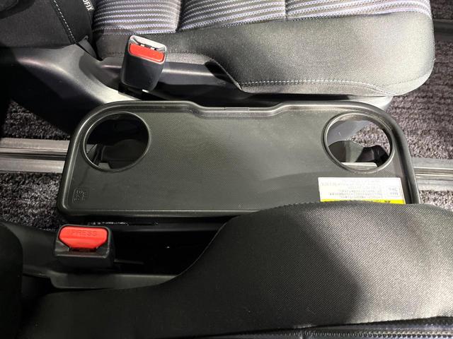 ヴォクシー ハイブリッドＺＳ　煌ＩＩ　純正１０型ナビ　バックカメラ　セーフティセンス　両側電動スライドドア　スマートキー　ＬＥＤヘッドランプ　ビルトインＥＴＣ　オートマチックハイビーム　車線逸脱警報　Ｂｌｕｅｔｏｏｔｈ再生　禁煙車（47枚目）