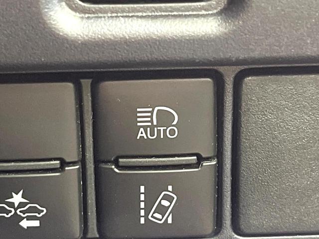 ヴォクシー ハイブリッドＺＳ　煌ＩＩ　純正１０型ナビ　バックカメラ　セーフティセンス　両側電動スライドドア　スマートキー　ＬＥＤヘッドランプ　ビルトインＥＴＣ　オートマチックハイビーム　車線逸脱警報　Ｂｌｕｅｔｏｏｔｈ再生　禁煙車（55枚目）