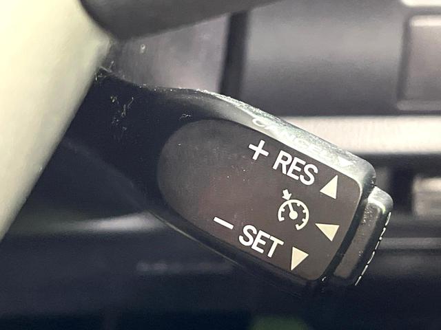 �y�N���[�Y�R���g���[���z�������H�����N���N���s�B�A�N�Z���𗣂��Ă���葬�x�ő��s���ł��A�������^�]���̕��S���y���I�����E�������ȒP�ȃX�C�b�`����Œ����ł��܂��B