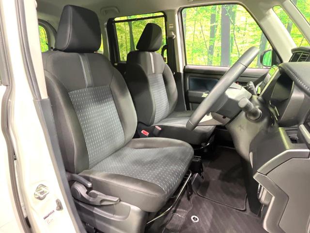 ルーミー カスタムＧ　純正９型ナビ　パノラミックビューモニター　両側電動スライドドア　スマートアシスト　前席シートヒーター　レーダークルーズコントロール　コーナーセンサー　ＥＴＣ　ドライブレコーダー　禁煙車（8枚目）