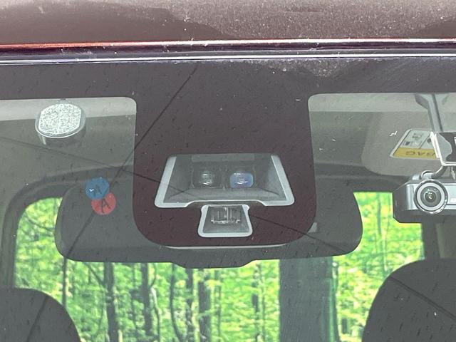 デイズルークス ハイウェイスター　ターボ　純正ナビ　アラウンドビューモニター　両側電動スライドドア　エマージェンシーブレーキ　ＨＩＤヘッドランプ　フォグランプ　スマートキー　シートバックテーブル　ロールサンシェード　ドライブレコーダー　ＥＴＣ（6枚目）