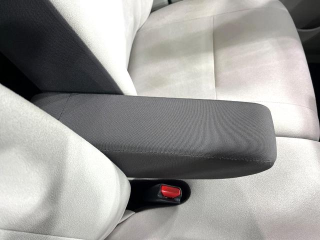 デイズ Ｂ　禁煙車　キーレス　オーディオ　ＣＤ再生　アイドリングストップ　アームレスト　横滑り防止　電動格納ミラー　パワーウィンドウ　ベンチシート　エアコン　ヘッドライトレベライザー（6枚目）