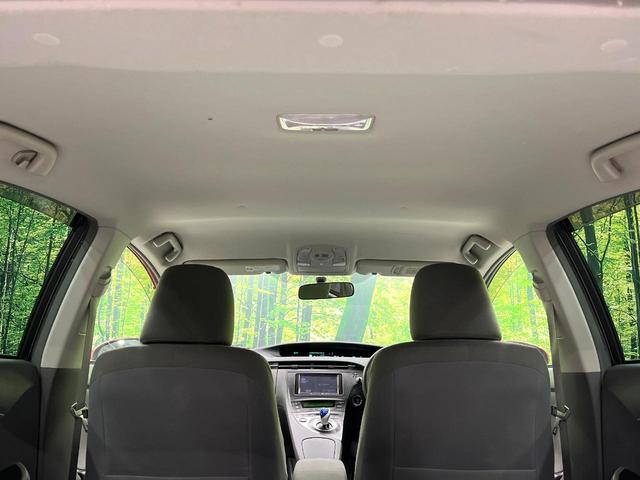 プリウス Ｓ　ＳＤナビ　バックカメラ　ＥＴＣ　オートエアコン　オートライト　ＣＤ／ＤＶＤ再生　スマートキー　禁煙車　電動格納ミラー　パワーウィンドウ　ドアバイザー　プライバシーガラス（32枚目）