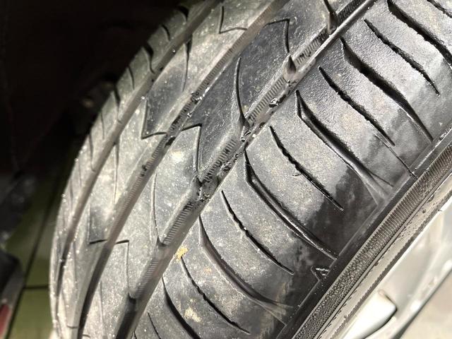 プリウス Ｓ　ＳＤナビ　バックカメラ　ＥＴＣ　オートエアコン　オートライト　ＣＤ／ＤＶＤ再生　スマートキー　禁煙車　電動格納ミラー　パワーウィンドウ　ドアバイザー　プライバシーガラス（56枚目）