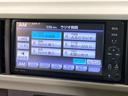 プラスハナ　純正ナビ　バックカメラ　ＥＴＣ　オートエアコン　スマートキー　ＨＩＤヘッド　電動格納ミラー　パワーウィンドウ　プライバシーガラス　盗難防止システム　純正１４インチアルミホイール（27枚目）
