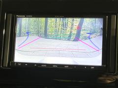 【バックカメラ】駐車時に後方がリアルタイム映像で確認できます。大型商業施設や立体駐車場での駐車時や、夜間のバック時に大活躍！運転スキルに関わらず、今や必須となった装備のひとつです！ 5