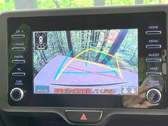 【バックカメラ】駐車時に後方がリアルタイム映像で確認できます。大型商業施設や立体駐車場での駐車時や、夜間のバック時に大活躍！運転スキルに関わらず、今や必須となった装備のひとつです！ 5