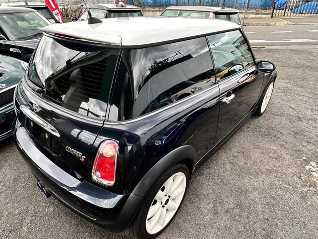 ＭＩＮＩ クーパーＳ　車検整備付き　修復歴無し　社外マフラー　シートヒーター　正規ディーラー車　純正ＲＥＣＡＲＯシート　ナビ　ＴＶ　ＥＴＣ　バックカメラ付き　スーパーチャージャー（16枚目）