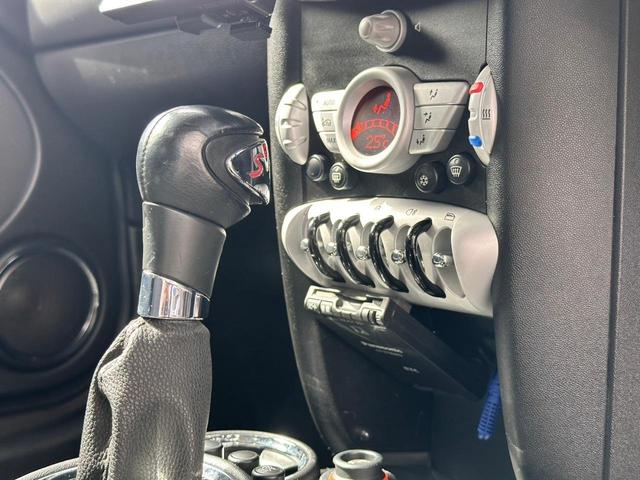 MINI クーパーS 車検整備 ナビ TV バックモニター ETC付き 修復歴無 正規ディーラー車 タイミングチェーン ステムシール交換(80枚目)