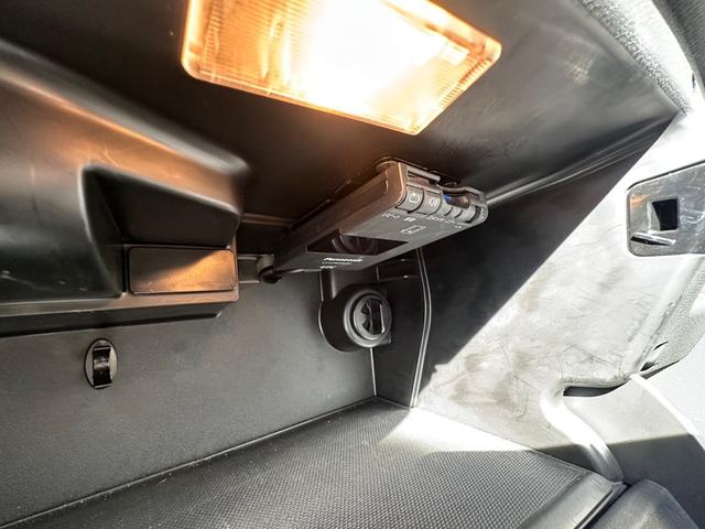 MINI クーパー ペースマン 後期型 車検整備付 修復歴無し 正規ディーラー車 ETC付き タイミングチェーン ステムシール交換 パドルシフト(80枚目)