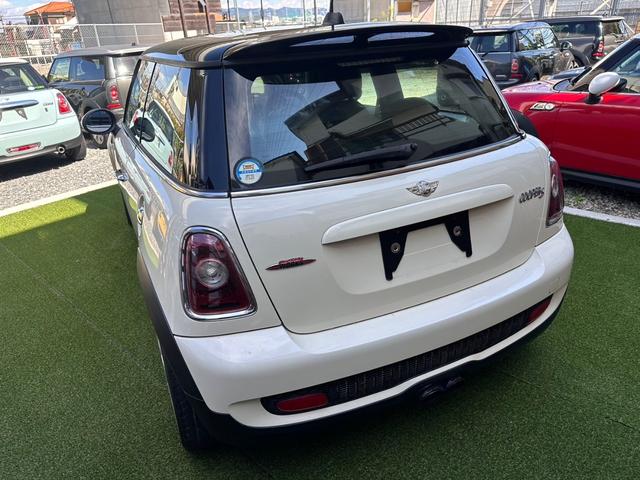 MINI クーパーS 車検整備付 JCWキット付き JCWマフラー スポーツモード搭載 修復歴無し 正規ディーラー車 ETC付き ステムシール タイミングチェーン交換 ターボ パドルシフト(66枚目)
