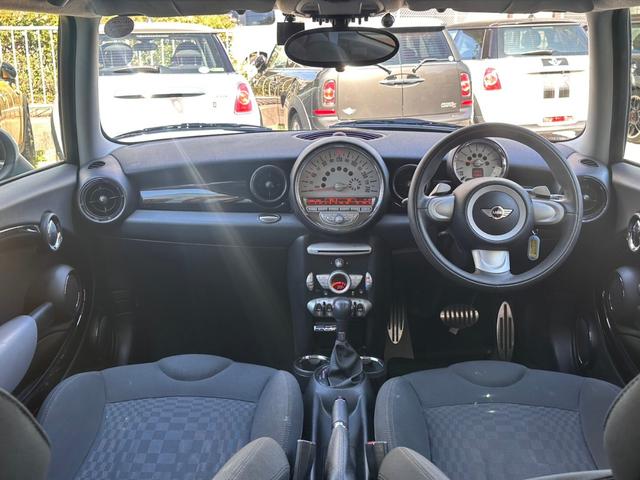 MINI クーパーS 3万キロ台 車検整備付 正規ディーラー車 修復歴無 ドライブレコーダー ETC付き ホワイトルーフ 純正17インチAW パドルシフト タイミングチェーン ステムシール交換(64枚目)