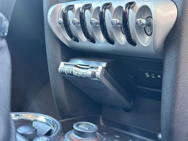 MINI クーパーS 3万キロ台 車検整備付 正規ディーラー車 修復歴無 ドライブレコーダー ETC付き ホワイトルーフ 純正17インチAW パドルシフト タイミングチェーン ステムシール交換(80枚目)