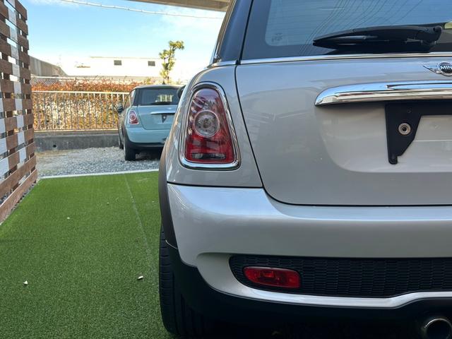 ＭＩＮＩ ５０　カムデン　クーパーＳ　限定車　ハーマンカートンサウンドシステム　車検整備付　修復歴無　正規ディーラー車　１７インチＡＷ　タイミングチェーン　ステムシール交換　ターボ　パドルシフト（76枚目）