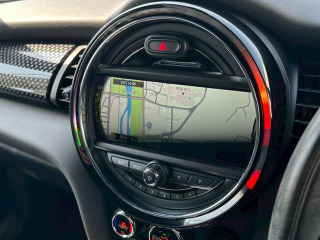 ＭＩＮＩ クーパーＳ　車検整備付　ＥＴＣ　ナビ　Ｂｌｕｅｔｏｏｔｈ対応　前後ドライブレコーダー　正規ディーラー車　修復歴無（17枚目）