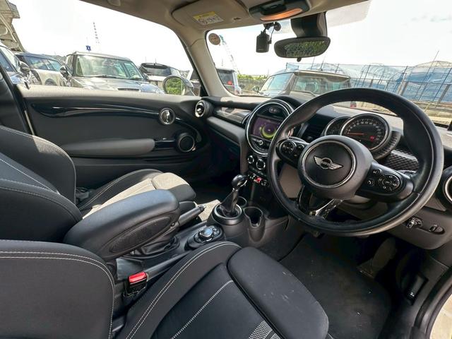 ＭＩＮＩ クーパーＳ　車検整備付　修復歴無し　正規ディーラー車　ナビ付　Ｂｌｕｅｔｏｏｔｈ対応　ドライブレコーダー　ドラレコ　ＥＴＣ付き（15枚目）