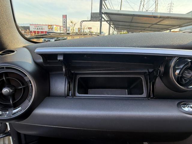 ＭＩＮＩ クーパーＳ　コンバーチブル　車検整備付　ハーフレザーシート　ＥＴＣ付き　修復歴無　正規ディーラー車（23枚目）