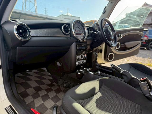 MINI クーパーS 6速MT JCWフルエアロ サンルーフ ETC 車検整備付 社外エアクリ 修復歴無 正規ディーラー車 タイミングチェーン ステムシール交換(19枚目)