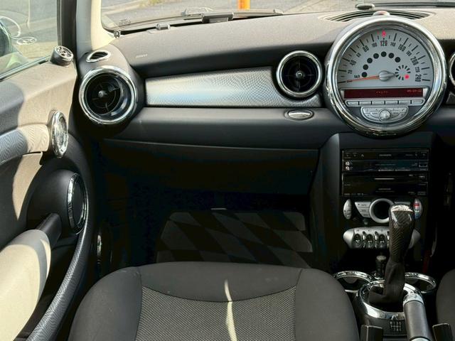 MINI クーパーS 6速MT JCWフルエアロ サンルーフ ETC 車検整備付 社外エアクリ 修復歴無 正規ディーラー車 タイミングチェーン ステムシール交換(29枚目)