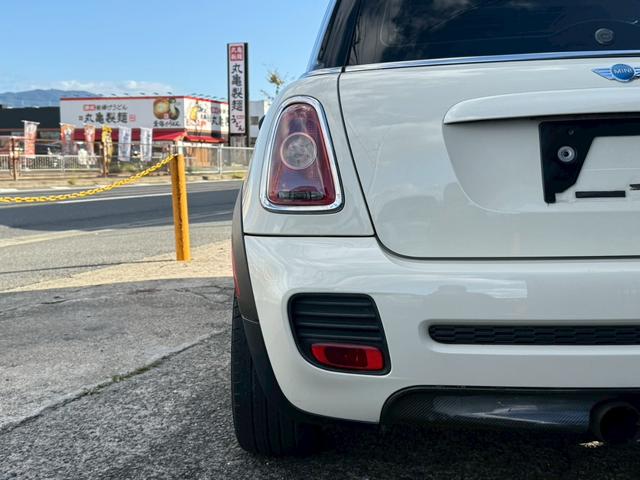 MINI クーパーS 6速MT JCWフルエアロ サンルーフ ETC 車検整備付 社外エアクリ 修復歴無 正規ディーラー車 タイミングチェーン ステムシール交換(38枚目)