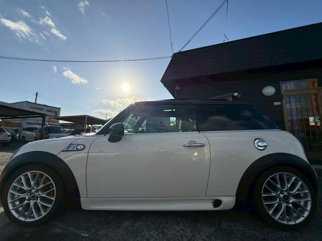 MINI クーパーS 6速MT JCWフルエアロ サンルーフ ETC 車検整備付 社外エアクリ 修復歴無 正規ディーラー車 タイミングチェーン ステムシール交換(39枚目)