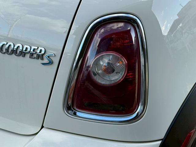 MINI クーパーS 6速MT JCWフルエアロ サンルーフ ETC 車検整備付 社外エアクリ 修復歴無 正規ディーラー車 タイミングチェーン ステムシール交換(43枚目)