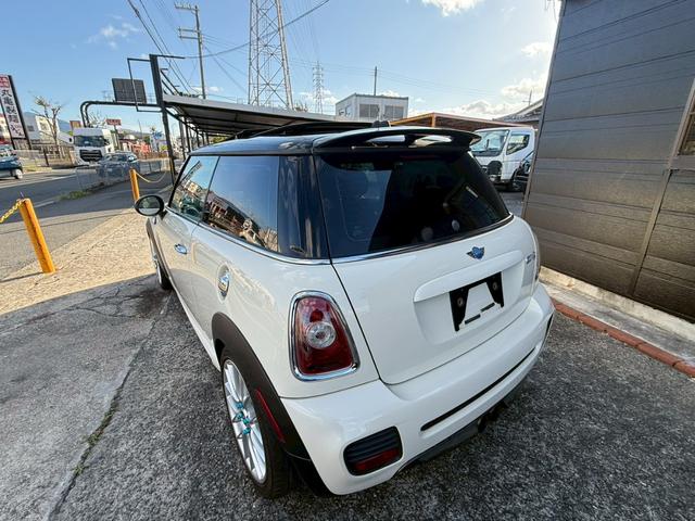 MINI クーパーS 6速MT JCWフルエアロ サンルーフ ETC 車検整備付 社外エアクリ 修復歴無 正規ディーラー車 タイミングチェーン ステムシール交換(65枚目)