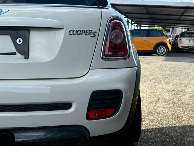 MINI クーパーS 6速MT JCWフルエアロ サンルーフ ETC 車検整備付 社外エアクリ 修復歴無 正規ディーラー車 タイミングチェーン ステムシール交換(80枚目)