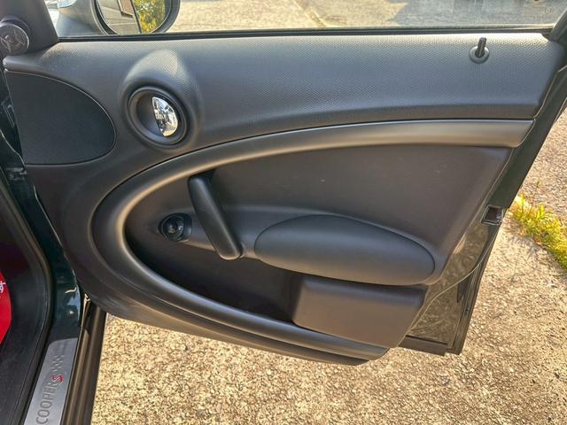 大阪でＢＭＷミニ　ＭＩＮＩをお捜しの方は専門店の弊社にお任せを！【ご来店前のお客様へ】ご来店際は来店予約またはお問合せ時にご希望のお車を事前にお知らせください。当日待ち時間なしでご案内可能となります。