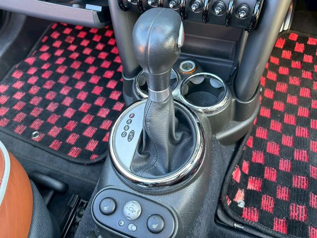 ＭＩＮＩ クーパーＳ　コンバーチブル　サイドウォーク　車検整備付　修復歴なし　正規ディーラー車　ＥＴＣ付き　レザーシート　タイミングチェーン　ステムシール交換（68枚目）