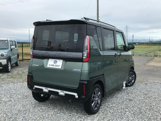 デリカミニ Ｔ　プレミアム　ターボ　２トーンルーフ　両側パワースライドドア　ステアリングヒーター　運転席＆助手席シートヒーター　デジタルルームミラー　サーキュレーター　ロールサンシェード　ルーフレール　撥水シート　全方位（4枚目）