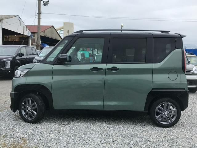 デリカミニ Ｔ　プレミアム　ターボ　２トーンルーフ　両側パワースライドドア　ステアリングヒーター　運転席＆助手席シートヒーター　デジタルルームミラー　サーキュレーター　ロールサンシェード　ルーフレール　撥水シート　全方位（7枚目）