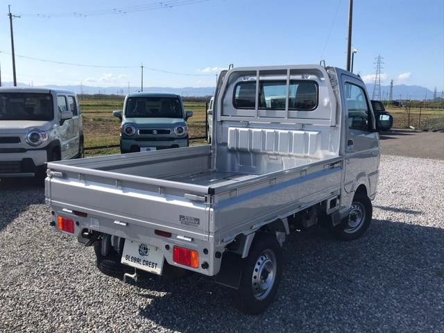 キャリイトラック ＫＣエアコン・パワステ　届出済未使用車　ＡＭ／ＦＭラジオ　４ＡＴ　デュアルカメラブレーキサポート　ヒルホールドコントロール　ぬかるみ脱出アシスト　オートライトシステム　アイドリングストップ　パワーウインドー（6枚目）