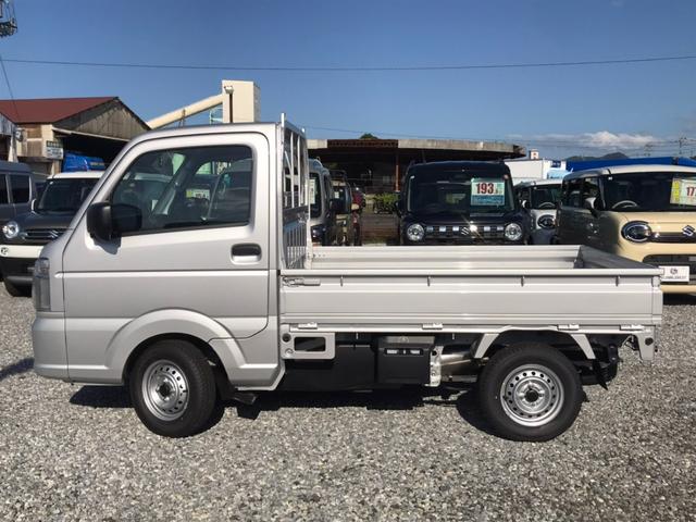 キャリイトラック ＫＣエアコン・パワステ　届出済未使用車　ＡＭ／ＦＭラジオ　４ＡＴ　デュアルカメラブレーキサポート　ヒルホールドコントロール　ぬかるみ脱出アシスト　オートライトシステム　アイドリングストップ　パワーウインドー（9枚目）