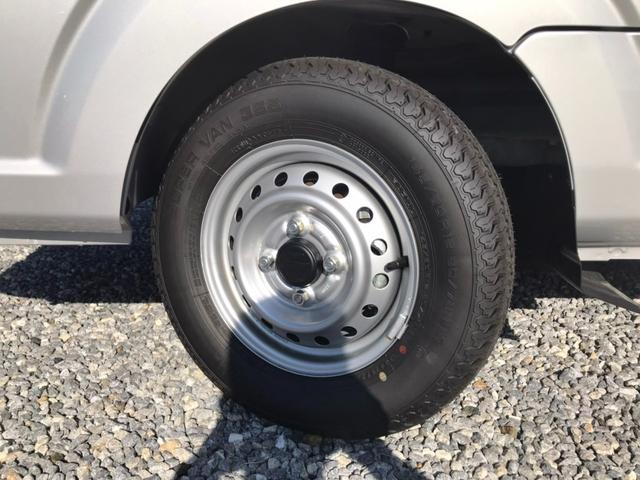 キャリイトラック ＫＣエアコン・パワステ　届出済未使用車　ＡＭ／ＦＭラジオ　４ＡＴ　デュアルカメラブレーキサポート　ヒルホールドコントロール　ぬかるみ脱出アシスト　オートライトシステム　アイドリングストップ　パワーウインドー（18枚目）