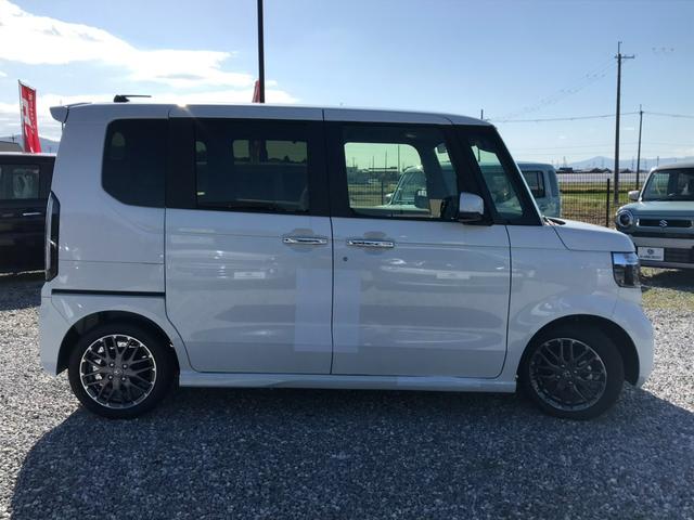 N-BOXカスタム ターボ ターボ 両側パワースライドドア パドルシフト 運転席・助手席シートヒーター ロールサンシェード シートバックテーブル Honda SENSING LEDヘッドライト 15インチAW USBポート(5枚目)