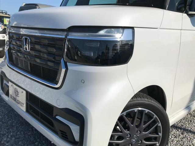 N-BOXカスタム ターボ ターボ 両側パワースライドドア パドルシフト 運転席・助手席シートヒーター ロールサンシェード シートバックテーブル Honda SENSING LEDヘッドライト 15インチAW USBポート(8枚目)